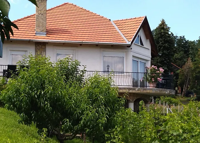 Harmónia Сasa de vacaciones Vonyarcvashegy